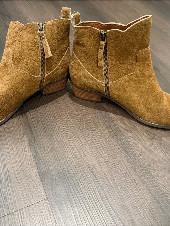 Yellow Box Shoes - Yellow Box Suede Ankle Booties in Camel Brown